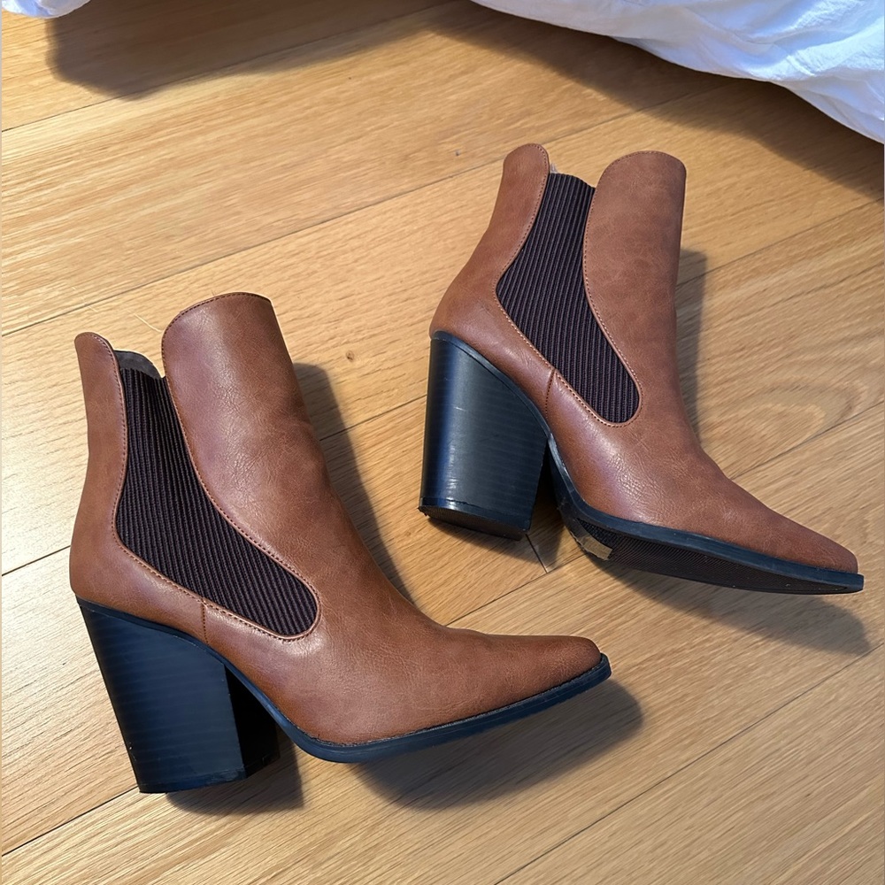 Qupid brown western boots